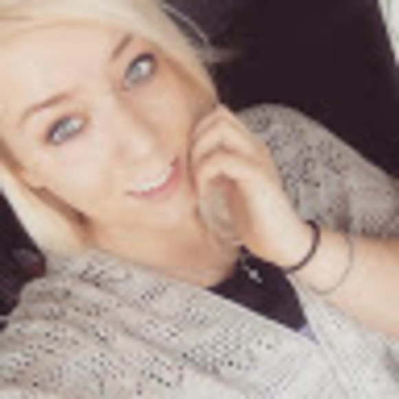 Meet your Posher, Paige - Picture 1 of 1